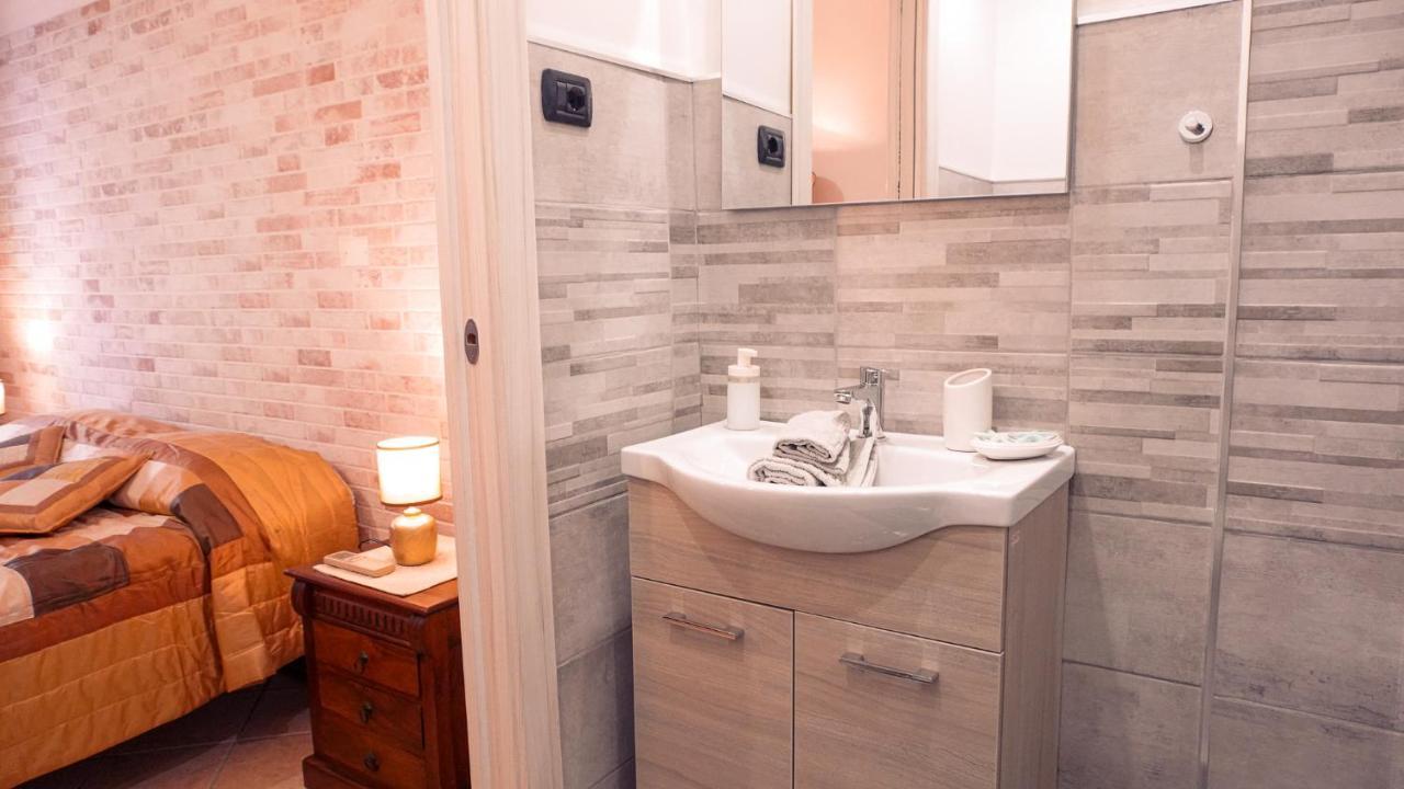 Pm 12 Via Achille Grandi Guest House Алгеро Екстериор снимка