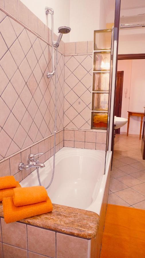 Pm 12 Via Achille Grandi Guest House Алгеро Екстериор снимка